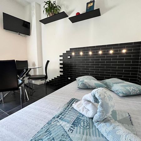 Blaxej, Nel Cuore Di Verona, Moderno Ed Elegante, 4 Posti Letto, Wi-Fi, Self Check In Apartment Exterior foto
