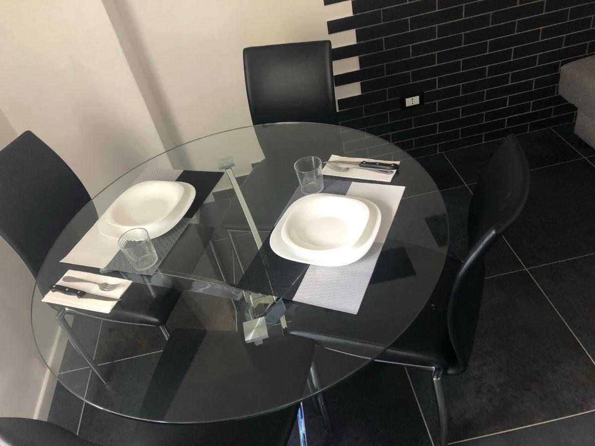 Blaxej, Nel Cuore Di Verona, Moderno Ed Elegante, 4 Posti Letto, Wi-Fi, Self Check In Apartment Exterior foto