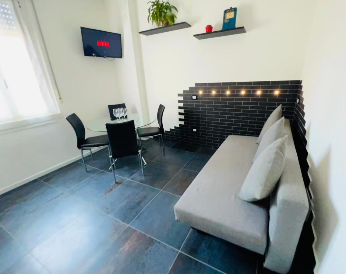Blaxej, Nel Cuore Di Verona, Moderno Ed Elegante, 4 Posti Letto, Wi-Fi, Self Check In Apartment Exterior foto