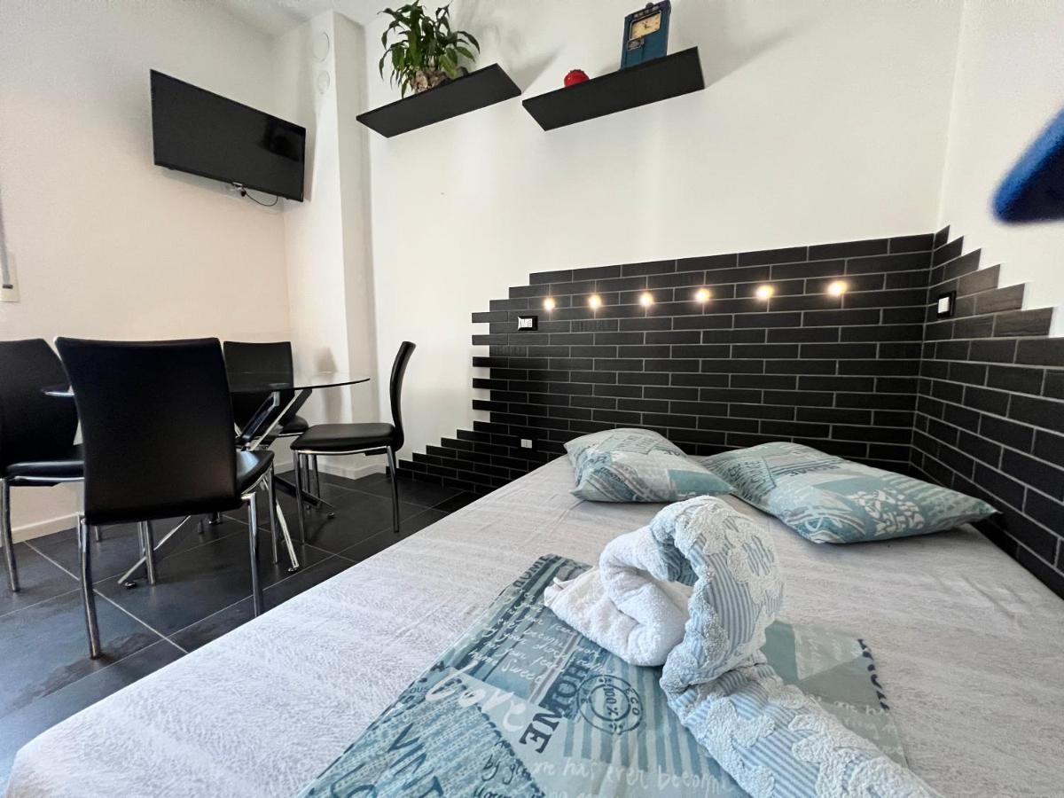Blaxej, Nel Cuore Di Verona, Moderno Ed Elegante, 4 Posti Letto, Wi-Fi, Self Check In Apartment Exterior foto