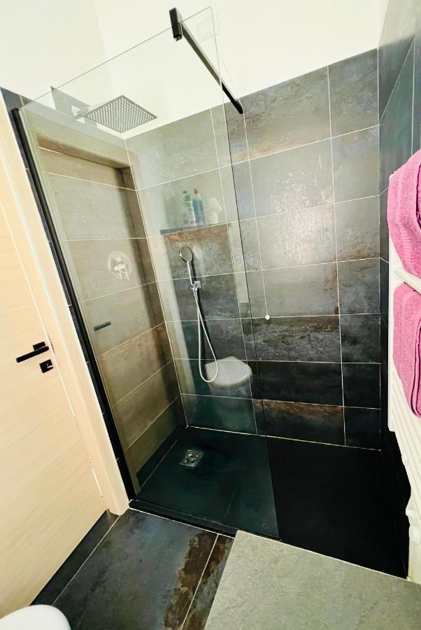 Blaxej, Nel Cuore Di Verona, Moderno Ed Elegante, 4 Posti Letto, Wi-Fi, Self Check In Apartment Exterior foto